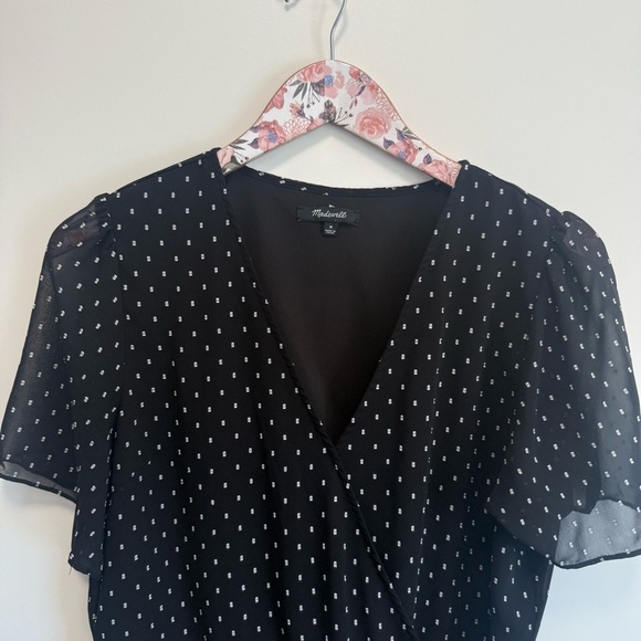 MADEWELL Flutter-Sleeve Peplum Top Clip Dot Blouse Black White Top Medium - Picture 3 of 10